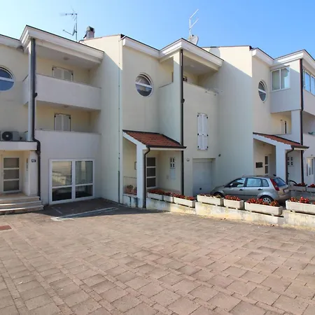 Apartamento Mima In Mit Garten In Strandnaehe Poreč